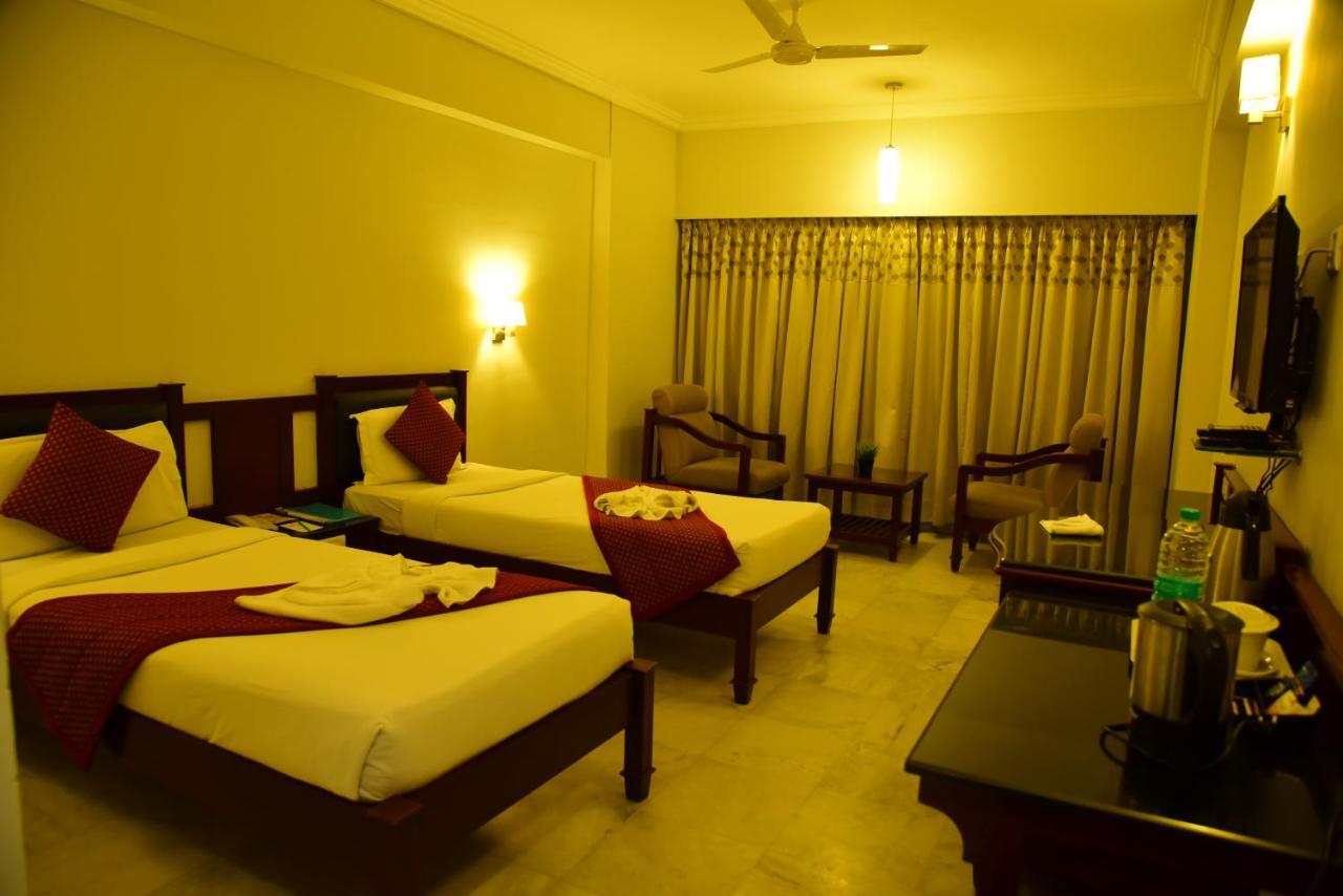 The Bhimas Residency Hotels 蒂鲁帕蒂 外观 照片